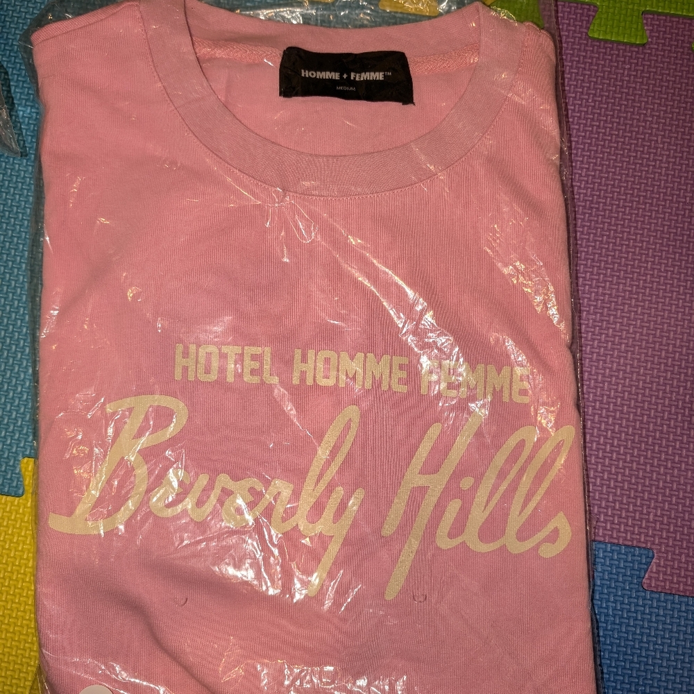 HOMME FEMME BEVERLY HILLS FAKE LOVE RICH-SEX PINK TEE 100% CTN. HVY WGT Medium.